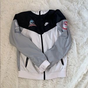 Nike windbreaker/raincoat